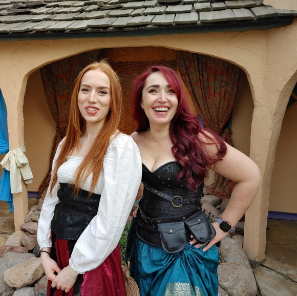 2 Closets - 👯‍♀️ Mother & Daughter - Picture 3 of 6